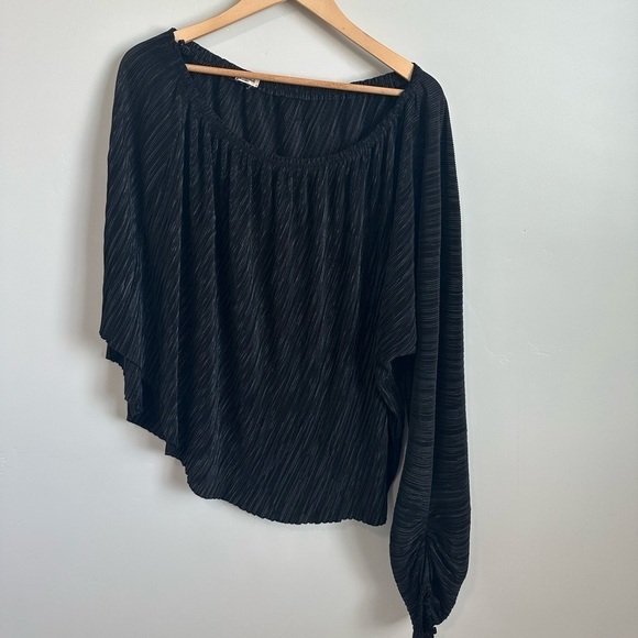 L’agence Pleated Plisse Blouse - Picture 4 of 7